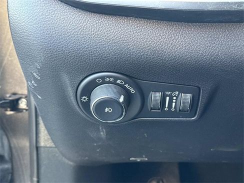 Used 2022 Jeep Compass Latitude w/ Convenience Group image 21