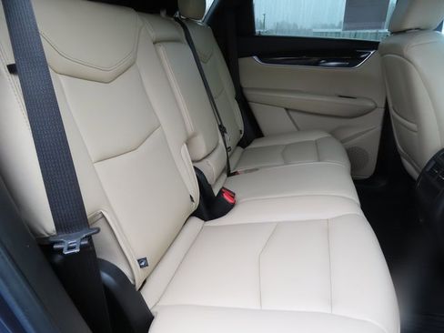 Used 2019 Cadillac XT5 FWD image 37