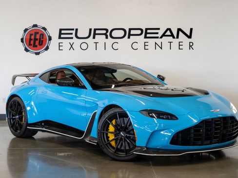 Used 2023 Aston Martin V12 Vantage RWD image 1