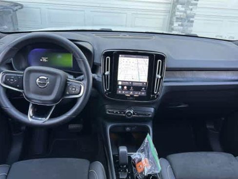 Used 2023 Volvo XC40 Recharge Ultimate AWD/4WD image 4