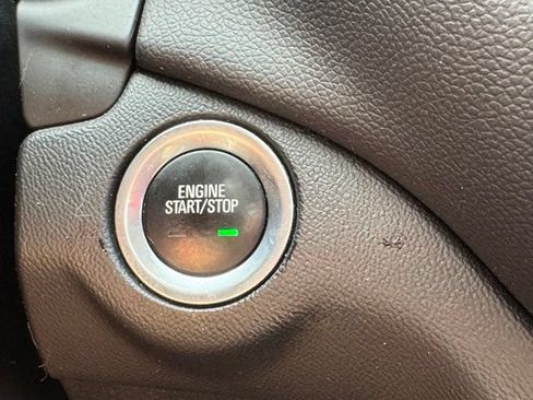Used 2021 Chevrolet Equinox LT AWD/4WD image 39