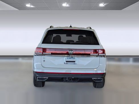 Used 2025 Volkswagen Atlas SE image 10