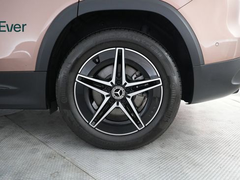 Used 2023 Mercedes-Benz EQB 300 4MATIC image 9