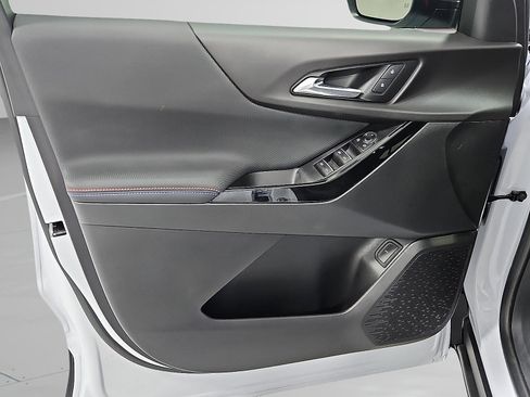 Used 2026 Chevrolet Equinox RS FWD image 9