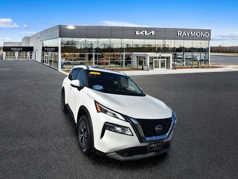 Used 2023 Nissan Rogue SV w/ SV Premium Package AWD/4WD image 9