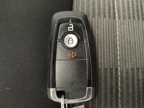 Used 2023 Ford Edge SEL image 32