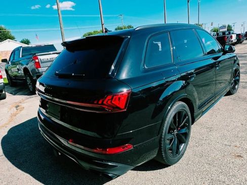 Used 2023 Audi SQ7 Prestige AWD/4WD image 6