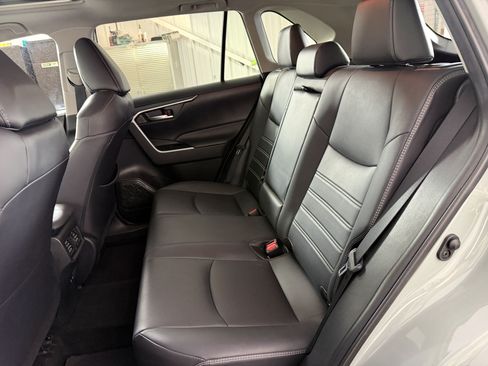 Used 2020 Toyota RAV4 XLE Premium FWD image 22