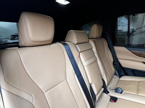 Used 2025 Lexus LX 600 4WD w/ Luxury Package image 42