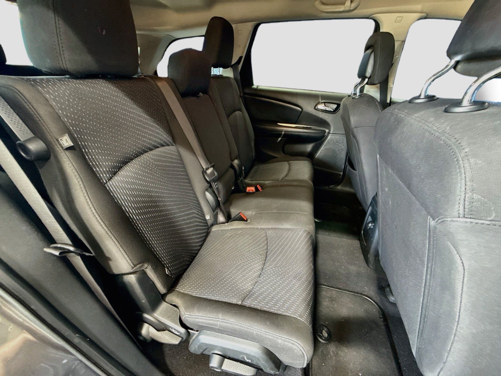 Used 2018 Dodge Journey SE w/ Connectivity Group FWD image 16