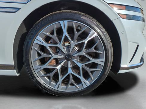 Used 2025 Genesis G90 3.5T AWD/4WD image 10