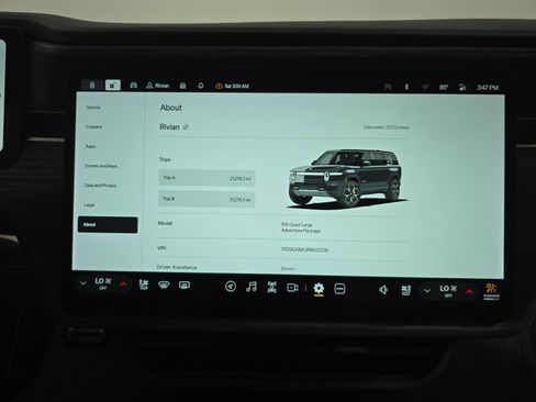 Used 2024 Rivian R1S Adventure AWD/4WD image 30
