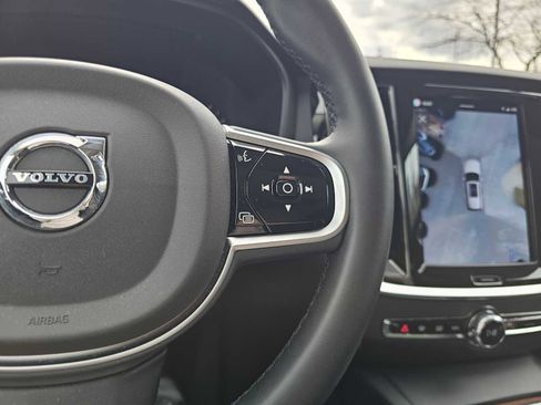 Certified 2025 Volvo V60 B5 Cross Country Plus image 33