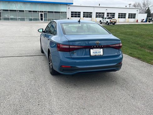 Used 2025 Volkswagen Jetta SE FWD image 3
