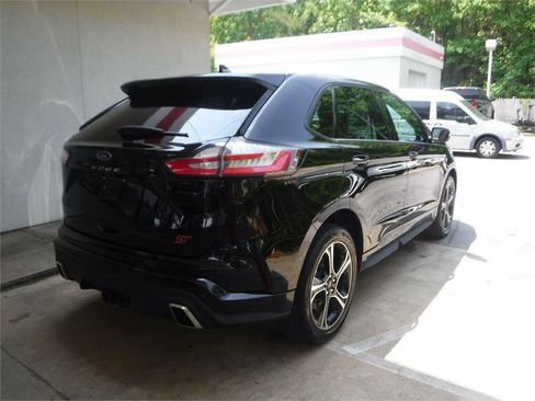 Used 2022 Ford Edge ST image 3