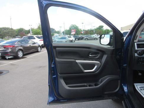 Used 2019 Nissan Titan PRO-4X AWD/4WD image 8