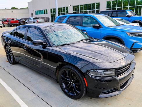 Used 2023 Dodge Charger SXT w/ Blacktop Package RWD image 2