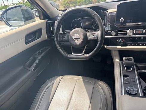 Used 2023 Nissan Pathfinder SV w/ SV Premium Package AWD/4WD image 21