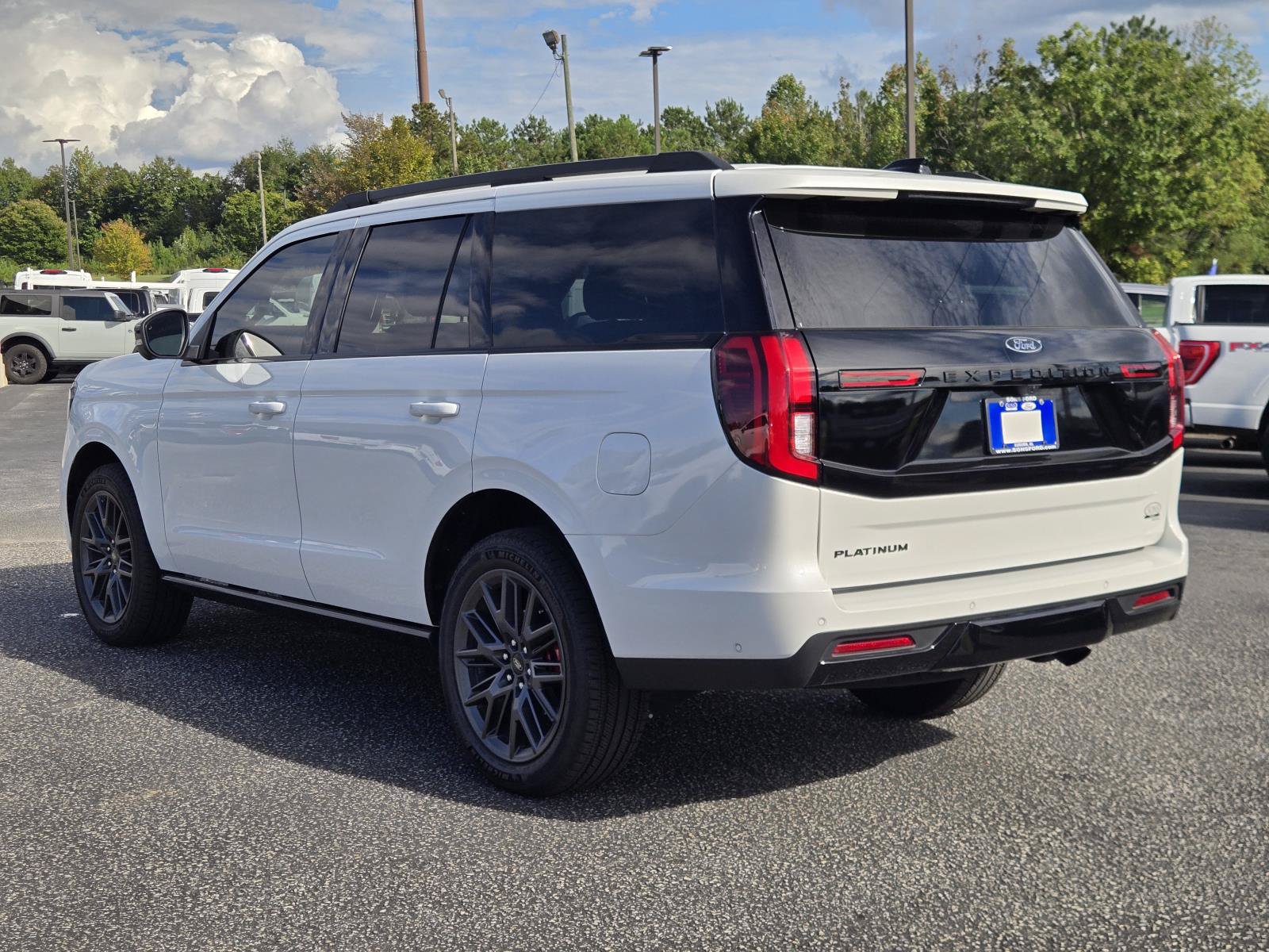 Used 2025 Ford Expedition Platinum w/ Stealth Performance Package AWD/4WD image 9
