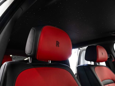 Used 2023 Rolls-Royce Cullinan Black Badge w/ Dark Exterior Package image 32