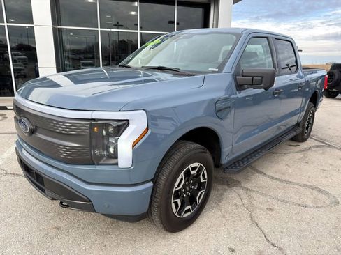 Used 2023 Ford F150 Lightning XLT image 3