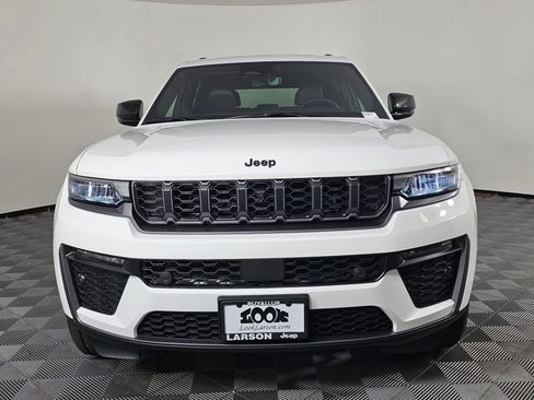 New 2026 Jeep Grand Cherokee Limited AWD/4WD image 9