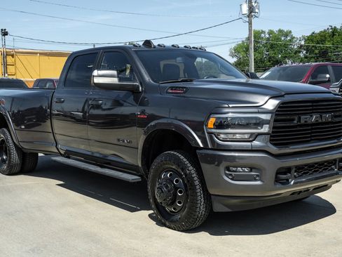 Used 2022 RAM 3500 Laramie w/ Night Edition AWD/4WD image 4