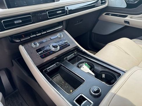 Used 2020 Lincoln Aviator Reserve w/ Equipment Group 202A AWD/4WD image 32