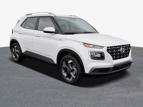 New 2026 Hyundai Venue SEL FWD image 4