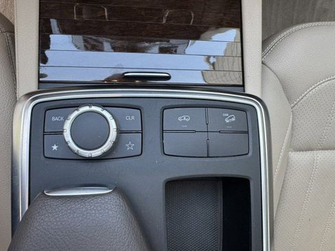 Used 2013 Mercedes-Benz GL 450 4MATIC image 26