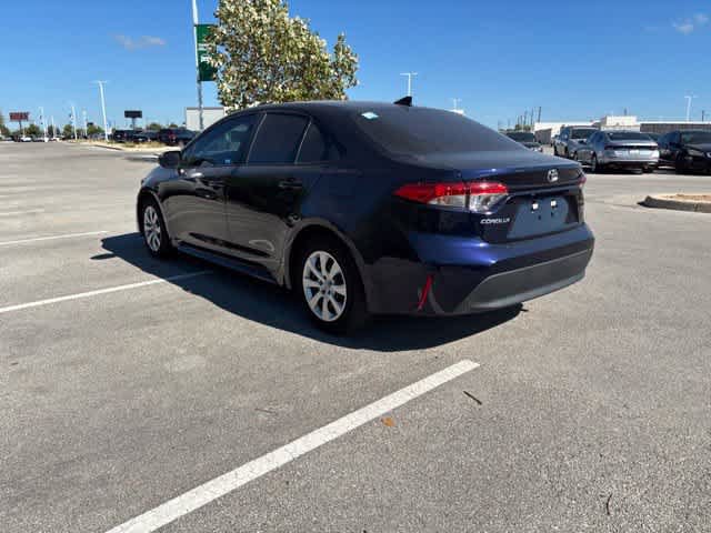 Used 2025 Toyota Corolla LE FWD image 3