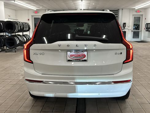 New 2026 Volvo XC90 B5 Plus w/ Protection Package Premier AWD/4WD image 6