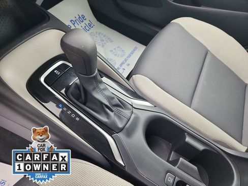 Used 2025 Toyota Corolla LE image 32