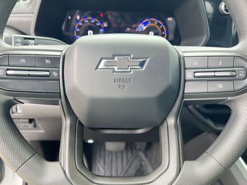 Used 2025 Chevrolet Colorado Trail Boss image 16