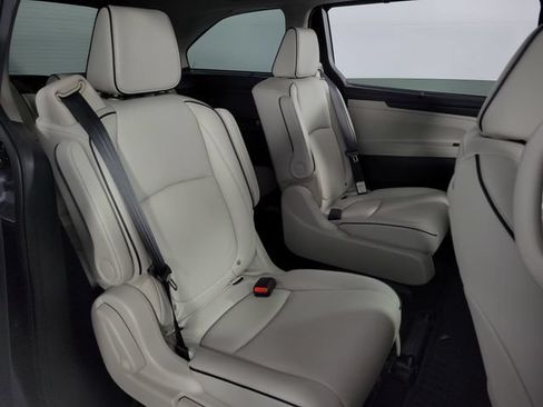 Used 2025 Honda Odyssey Touring image 15