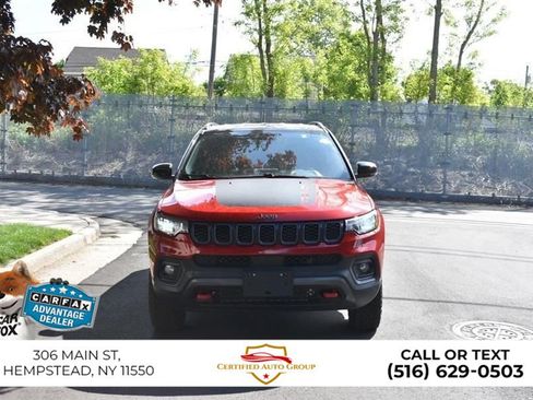 Used 2025 Jeep Compass Trailhawk AWD/4WD image 2