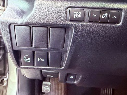Used 2015 Lexus IS 250 w/ Navigation System Package image 21