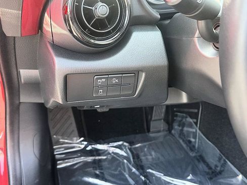Used 2025 MAZDA MX-5 Miata Club RWD image 18