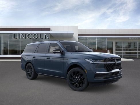 New 2025 Lincoln Navigator Reserve w/ Jet Appearance Package image 1
