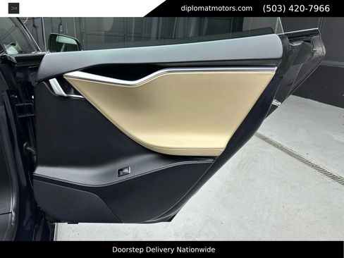 Used 2015 Tesla Model S 85 image 28