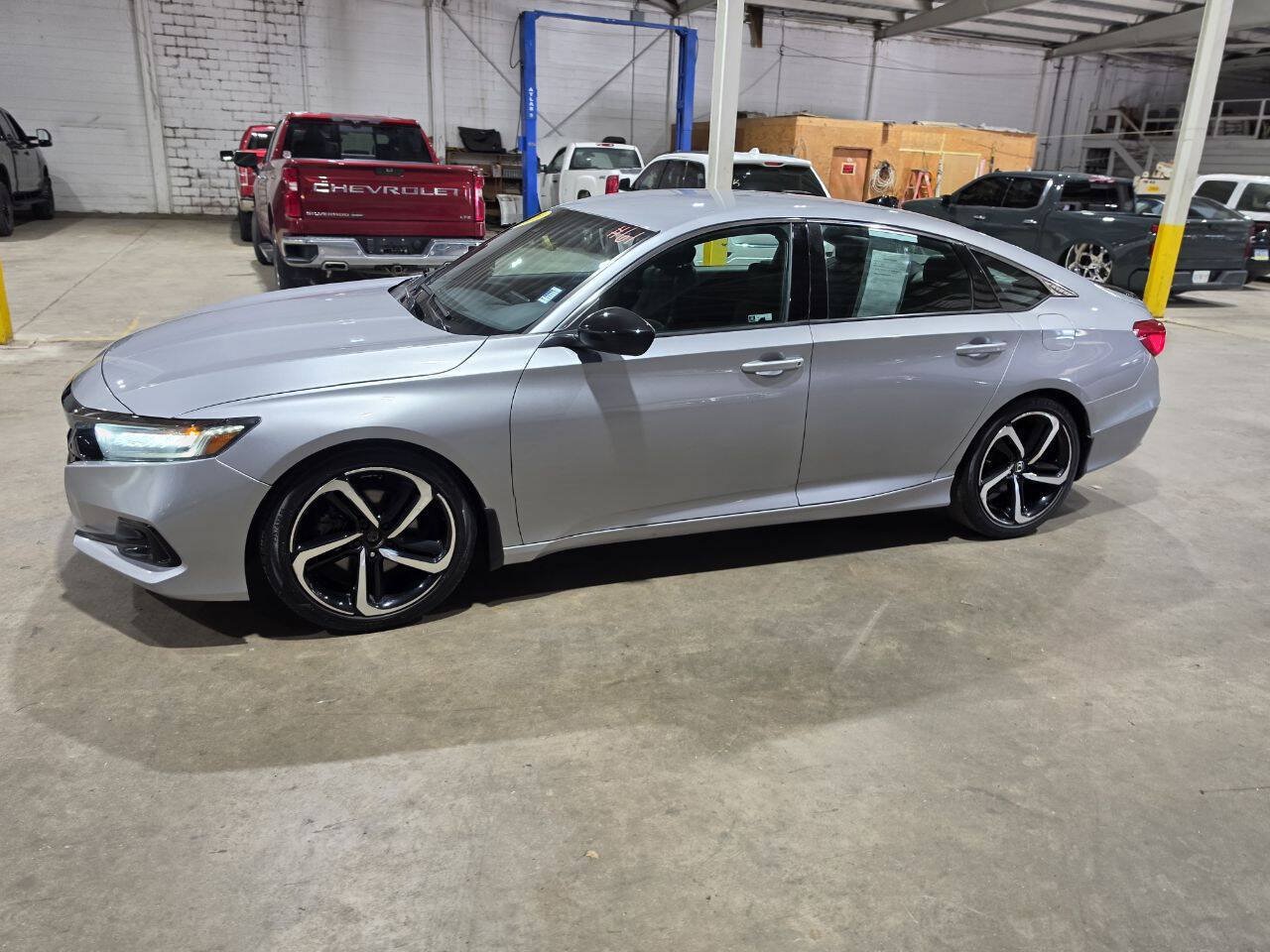 Used 2021 Honda Accord Sport image 1