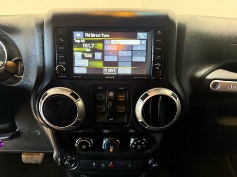 Used 2015 Jeep Wrangler Unlimited Sahara w/ Max Tow Package AWD/4WD image 68