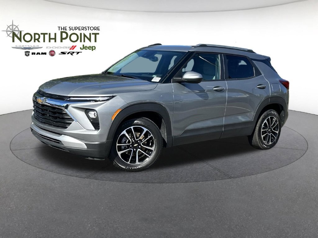 Used 2025 Chevrolet TrailBlazer LT FWD image 1