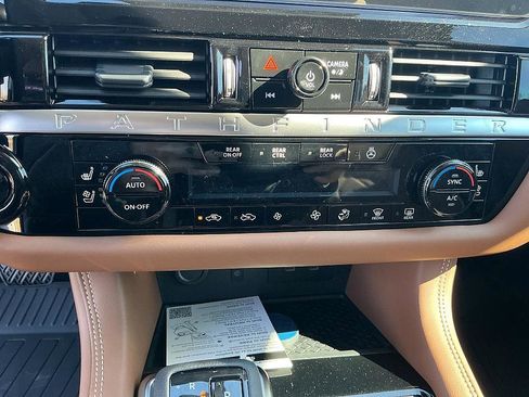 New 2026 Nissan Pathfinder Platinum image 17