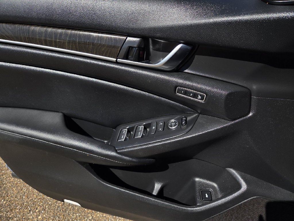Certified 2022 Honda Accord Touring image 18