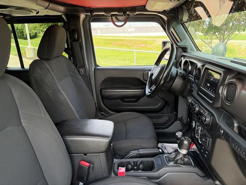 Used 2021 Jeep Wrangler Unlimited Sport AWD/4WD image 29