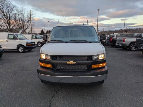 New 2025 Chevrolet Express 3500 w/ Driver Convenience Package image 2
