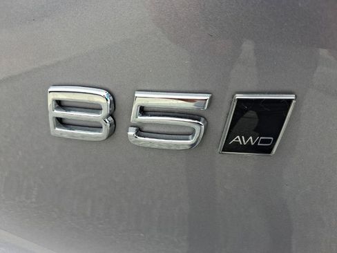 Used 2026 Volvo XC40 B5 Plus AWD/4WD image 10