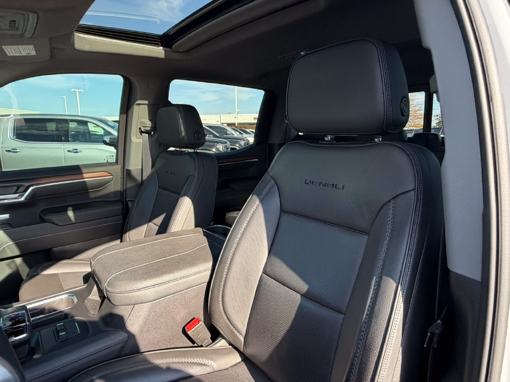 Used 2024 GMC Sierra 1500 Denali AWD/4WD image 28