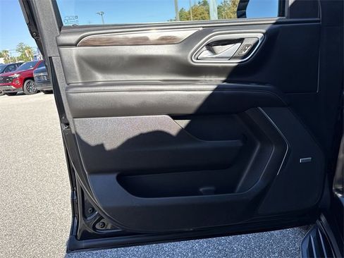 Used 2021 Chevrolet Tahoe LT w/ Luxury Package image 38